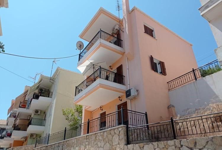 Hermes Holiday Home In The Port Of Sivota 外观 照片